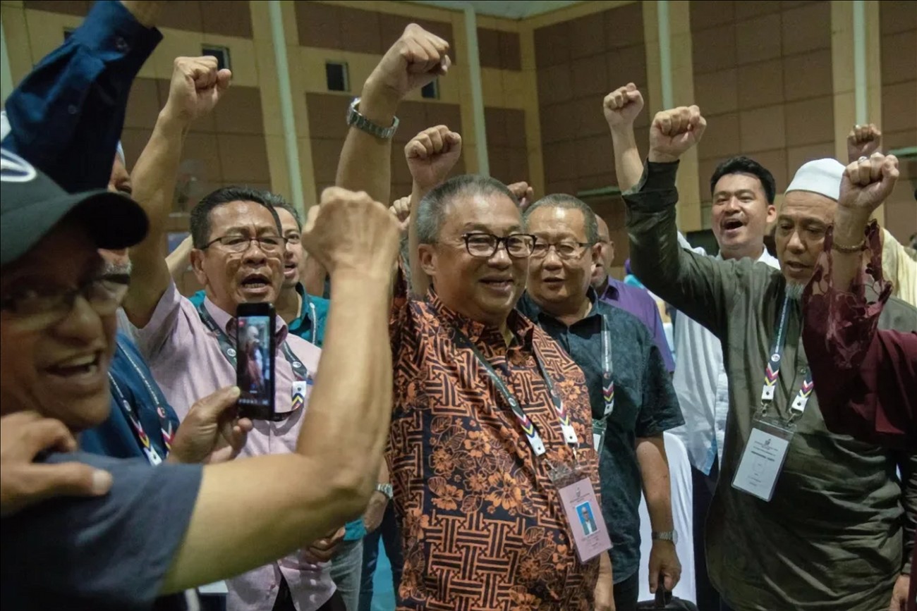 Empat Ahli Parlimen Bersatu Tersepit Setelah Nyata Sokongan Kepada